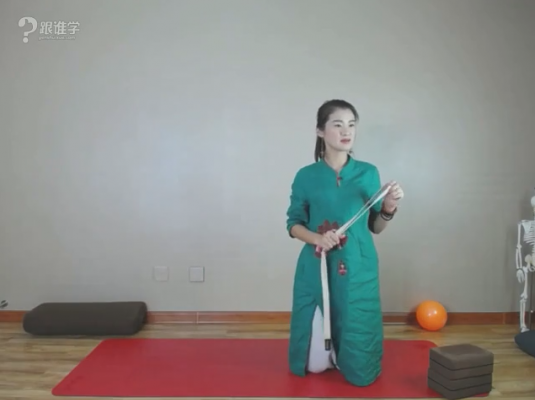 王媚_20分钟拯救肩颈酸痛 远离富贵包2017瑜伽私教